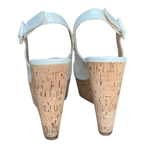 CHRISTIAN LOUBOUTIN Off White Patent Leather Une Plume Cork Wedge Sandals, 36.5